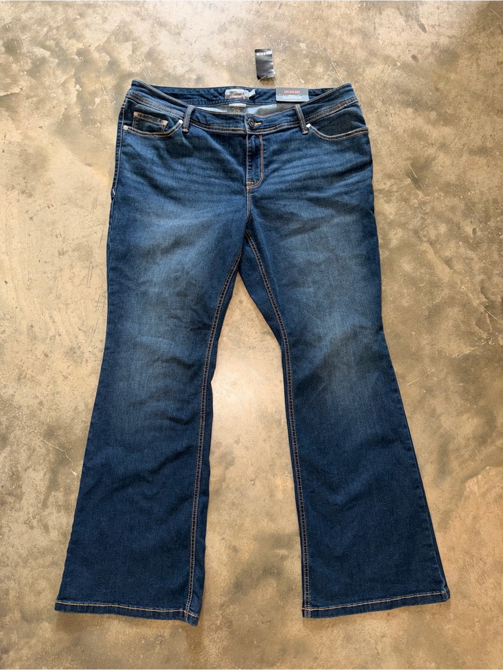Torrid Luxe Slim Boot Jeans 18R NWT Mid Rise Super Stretch Dark Wash